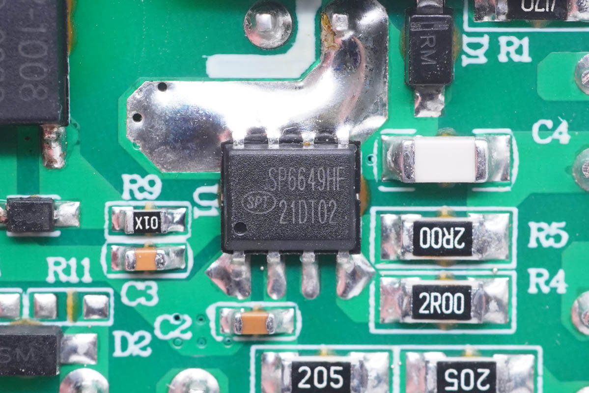 鵬元晟pd快充20w充電器主控芯片硅動(dòng)力SP6649HF特寫